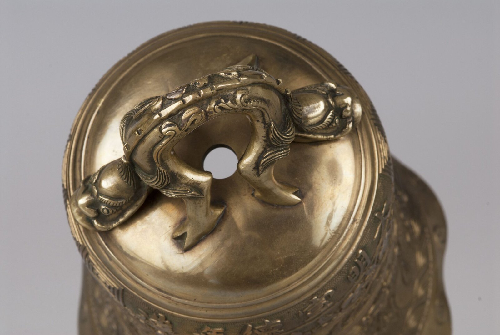 Xuande bell detail 15