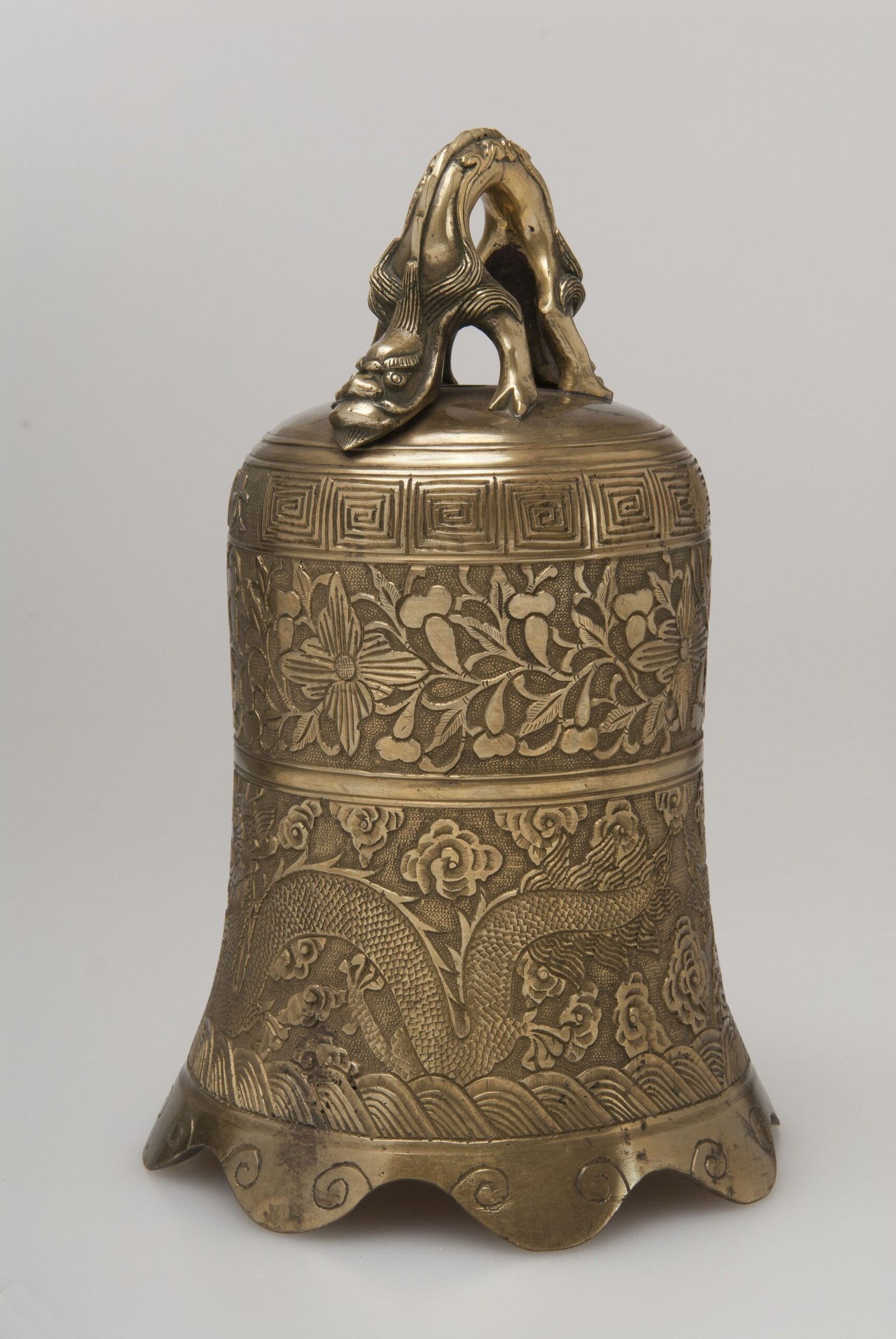 Xuande bell detail 17